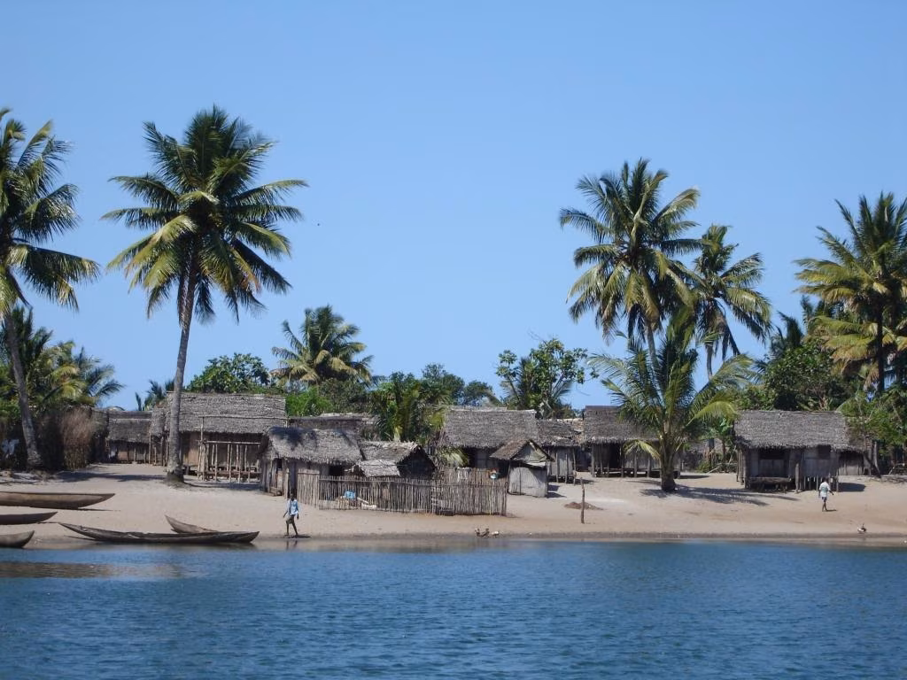 Immersion au cœur du pays Zafimaniry et le canal des Pangalanes